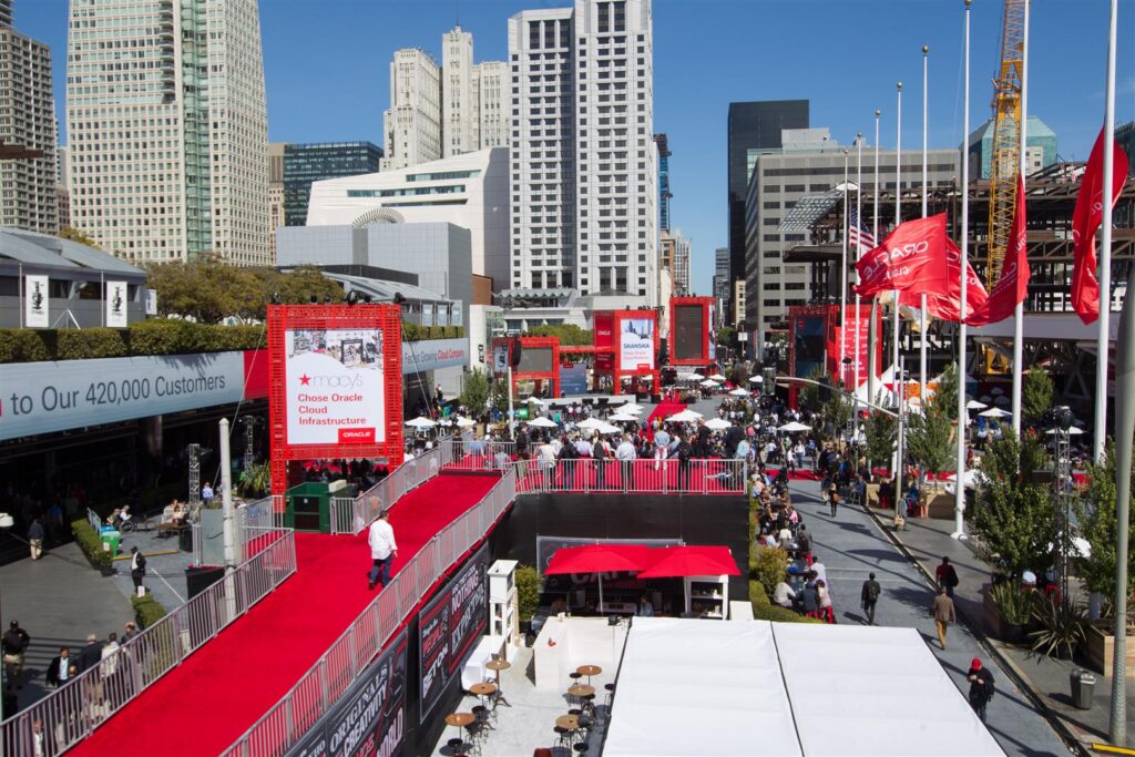 160920_oow-sf16-signageandbranding_3541468-large